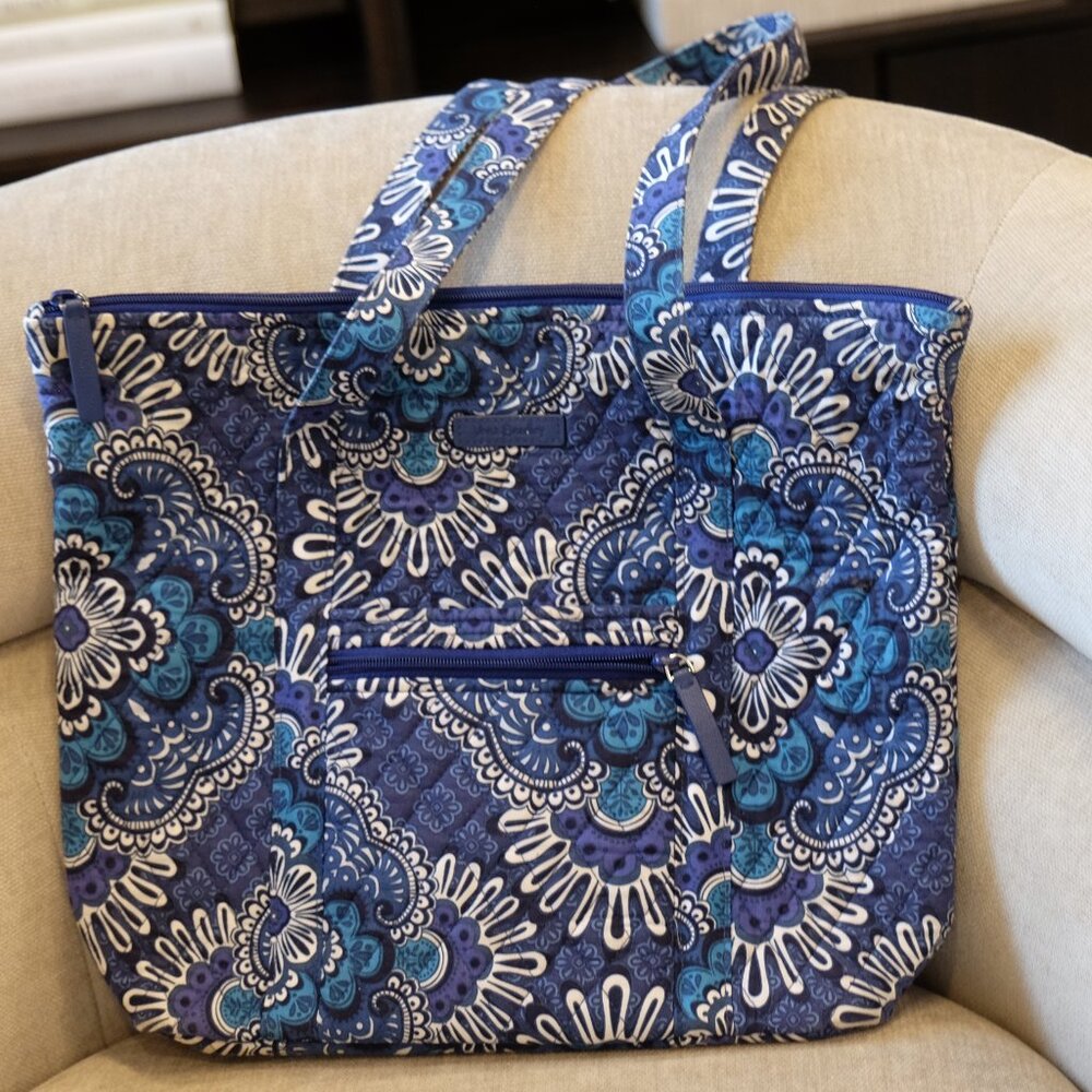 Vera Bradley Quilted Tote – Like New, Bold Blue Paisley Print